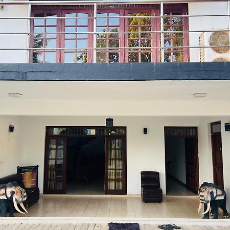 Ocean Beauty Guest House Негомбо Экстерьер фото
